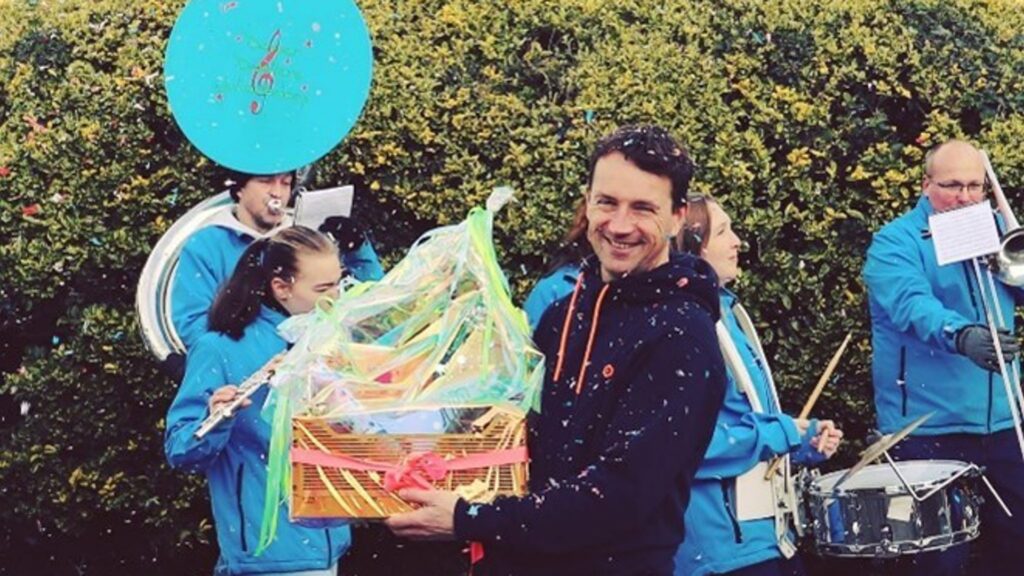 Doper van het jaar nominatie met op de achtergrond