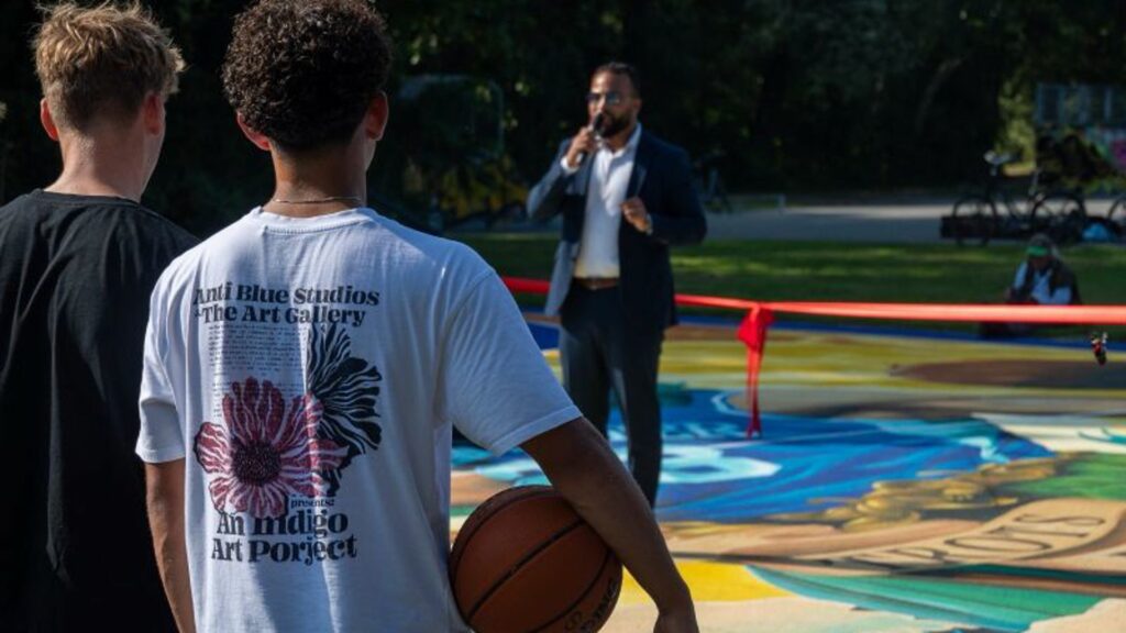 Basketbalveld bij Quelderduyn met beschildering van de Den Helder Suns
