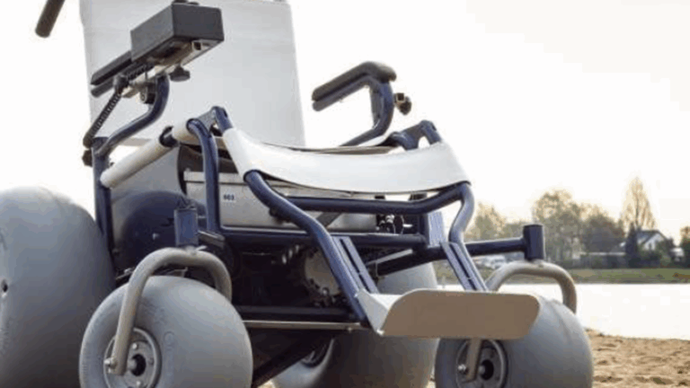 a9496a41-72e7-485b-ab0d-8cb250ec8425-Electrische_Strandrolstoel_1920x1080