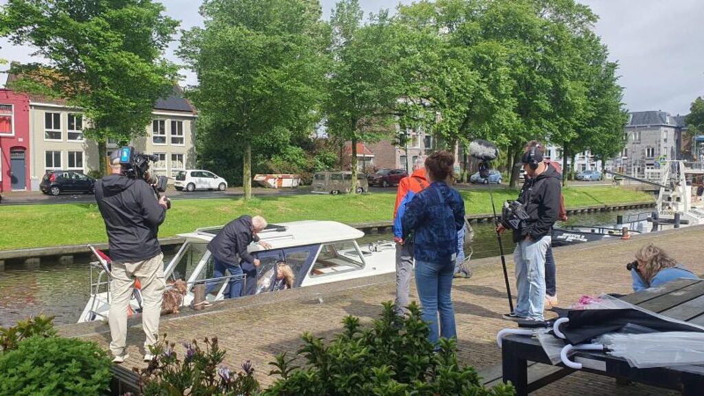 Opnames Andre van Duijn en Janny van der Heijden in TV opnames op Willemsoord voor een TV programma