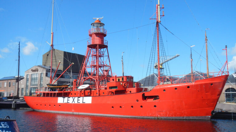 Lichtschip Texel in de Museumhaven van Den Helder
