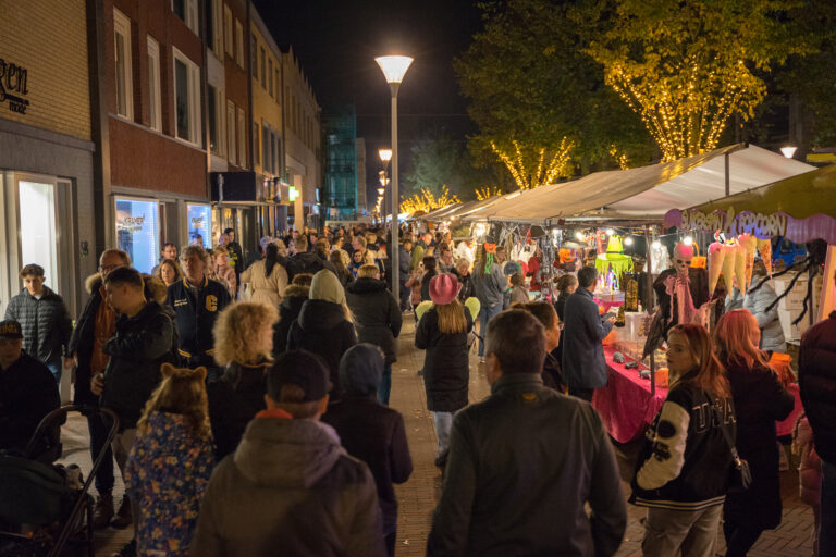 Avondmarkt in Den Helder