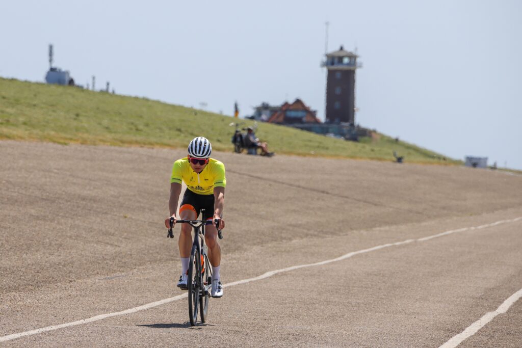 wielrennen op de Helderse dijk