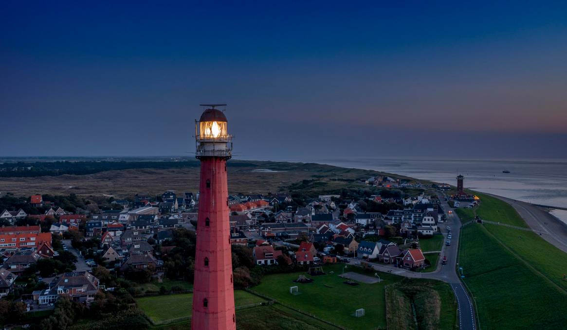 Vuurtoren waakt over Huisduinen