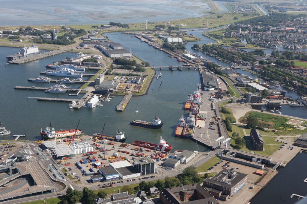 Luchtfoto van het water rondom Den Helder