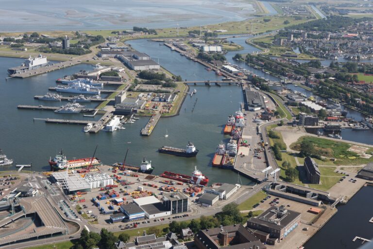 Luchtfoto van het water rondom Den Helder