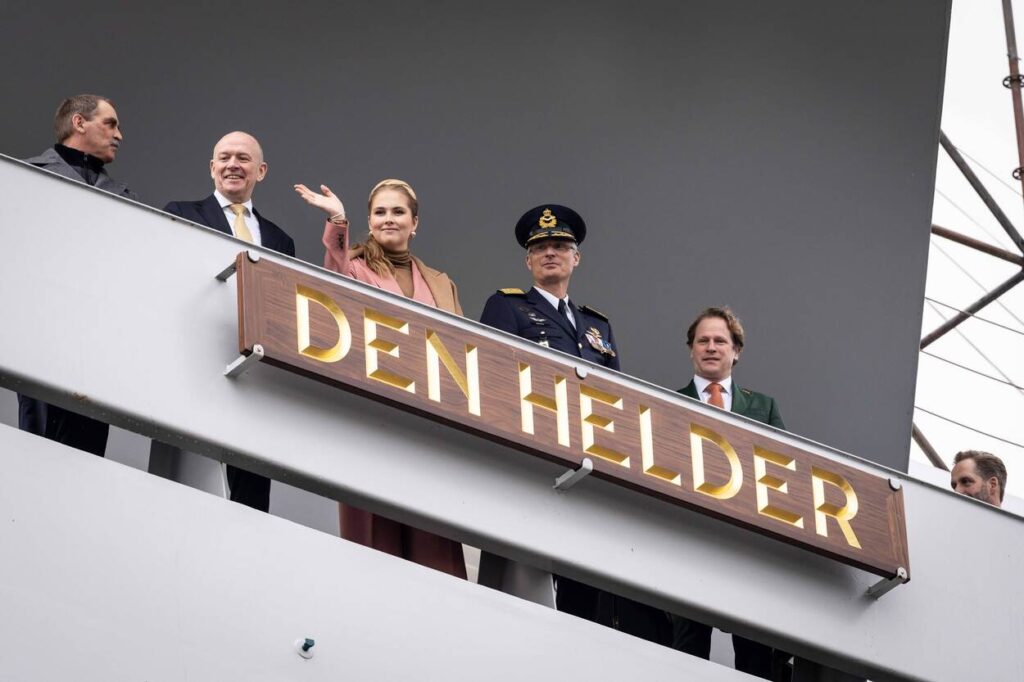 Princes Amalia doopt Css Den Helder